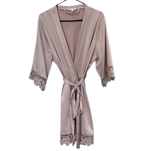 Le Rose Other - Le Rose Bridesmaid Light Pink Lace Robe Size M/L